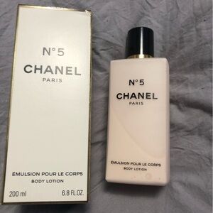 CHANEL No. 5 Body Lotion